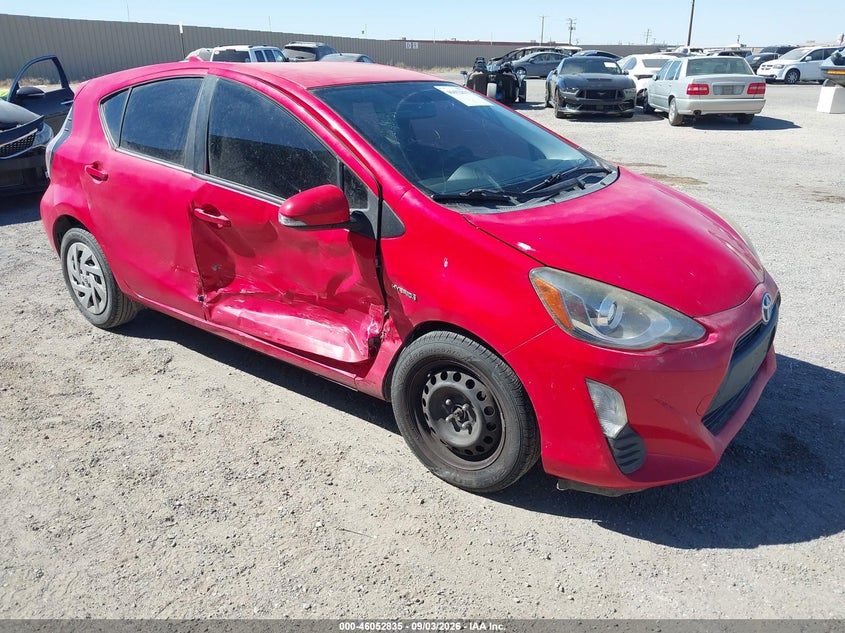 2016 TOYOTA PRIUS C auction photo 1