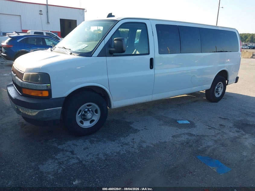 2017 CHEVROLET EXPRESS 3500 auction photo 2