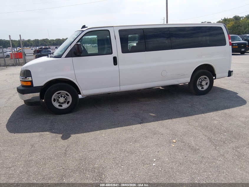 2017 CHEVROLET EXPRESS 3500 auction photo 6