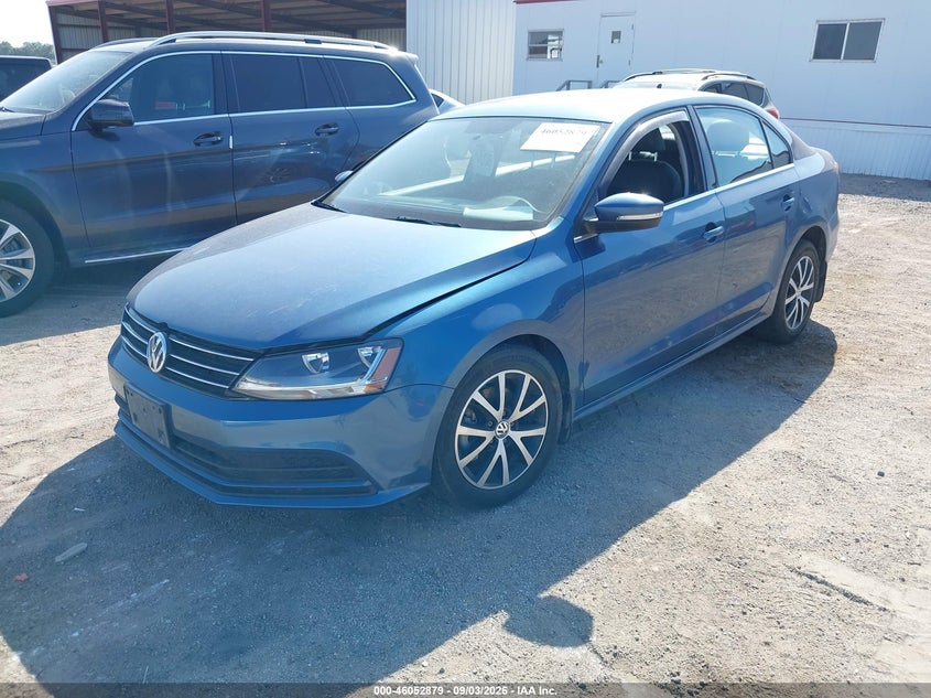 2017 VOLKSWAGEN JETTA auction photo 2