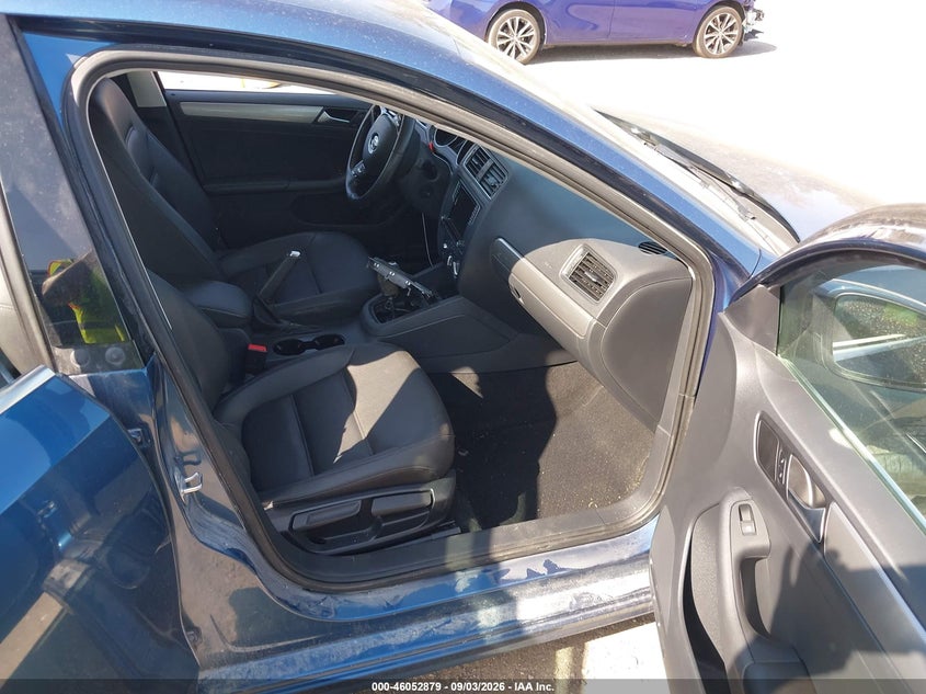 2017 VOLKSWAGEN JETTA auction photo 5