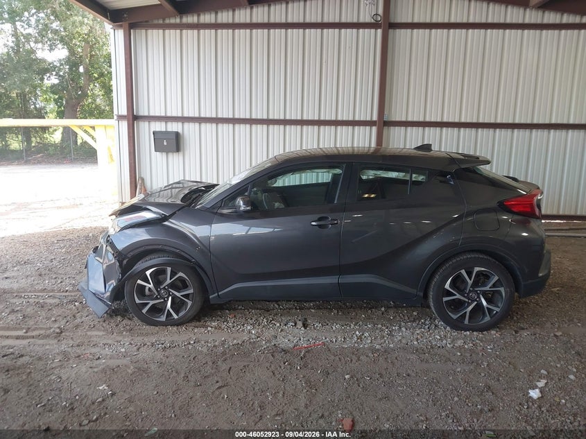 TOYOTA C-HR - zdjęcie 14