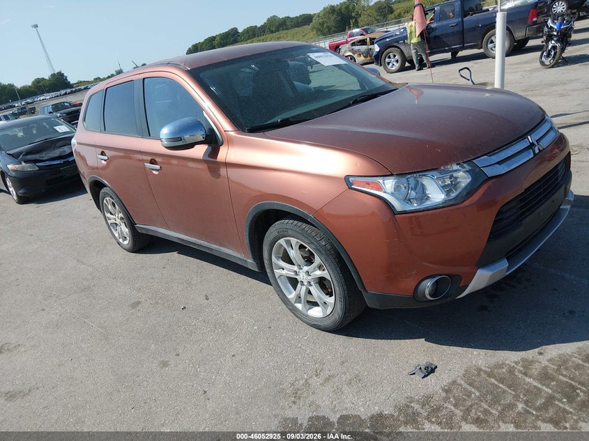2015 MITSUBISHI OUTLANDER auction photo 1