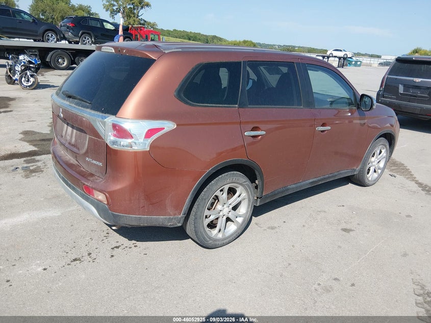 2015 MITSUBISHI OUTLANDER auction photo 4
