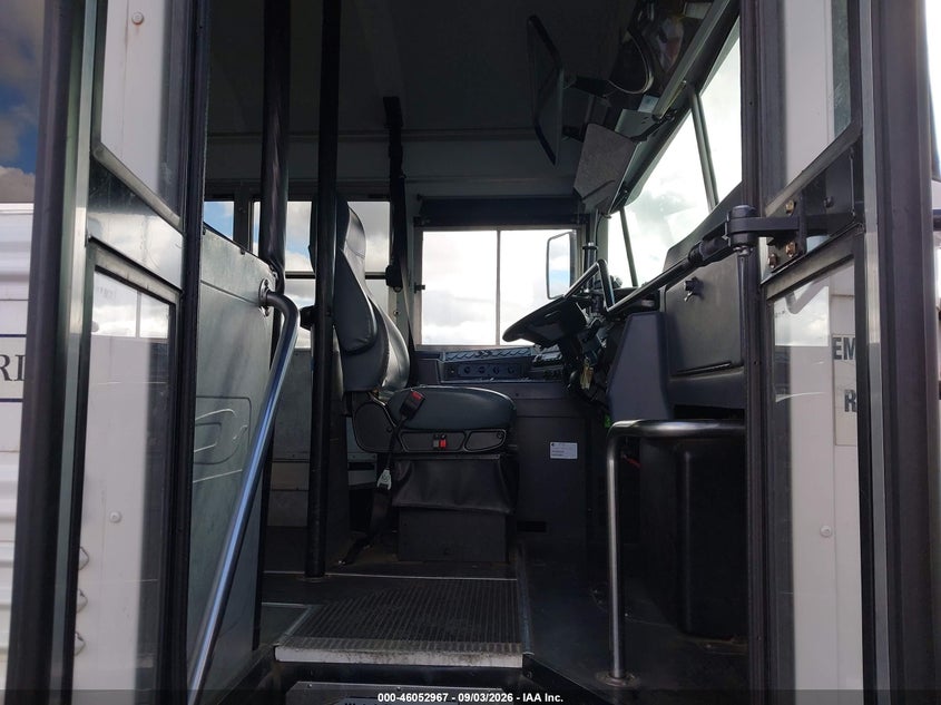2015 BLUE BIRD SCHOOL BUS / TRANSIT BUS auction photo 5