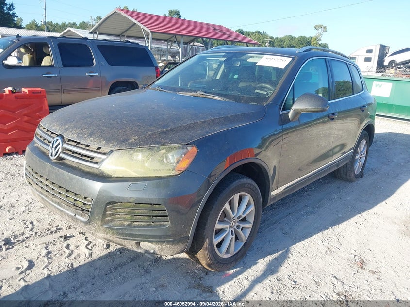 2014 VOLKSWAGEN TOUAREG auction photo 2