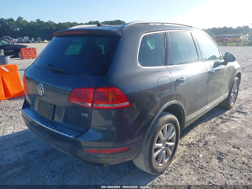 2014 VOLKSWAGEN TOUAREG auction photo 4