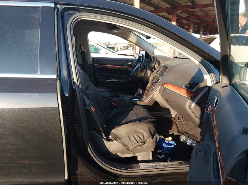 2019 LINCOLN MKT auction photo 5
