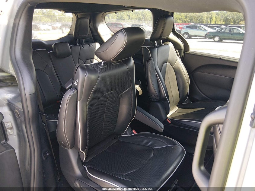 2021 CHRYSLER PACIFICA HYBRID auction photo 8