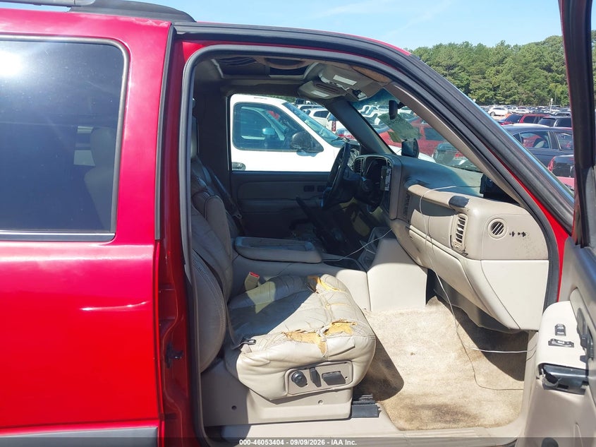 2002 CHEVROLET TAHOE auction photo 5