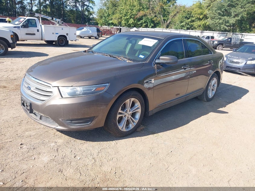 2015 FORD TAURUS auction photo 2