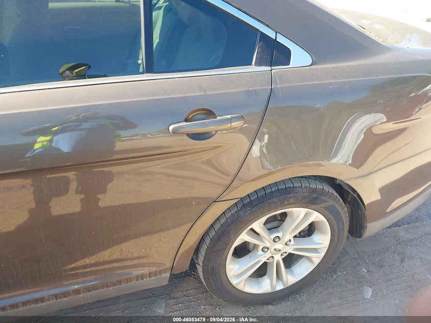 2015 FORD TAURUS auction photo 6