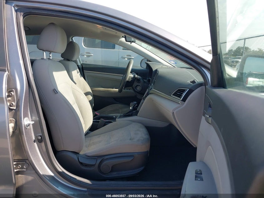 2018 HYUNDAI ELANTRA auction photo 5
