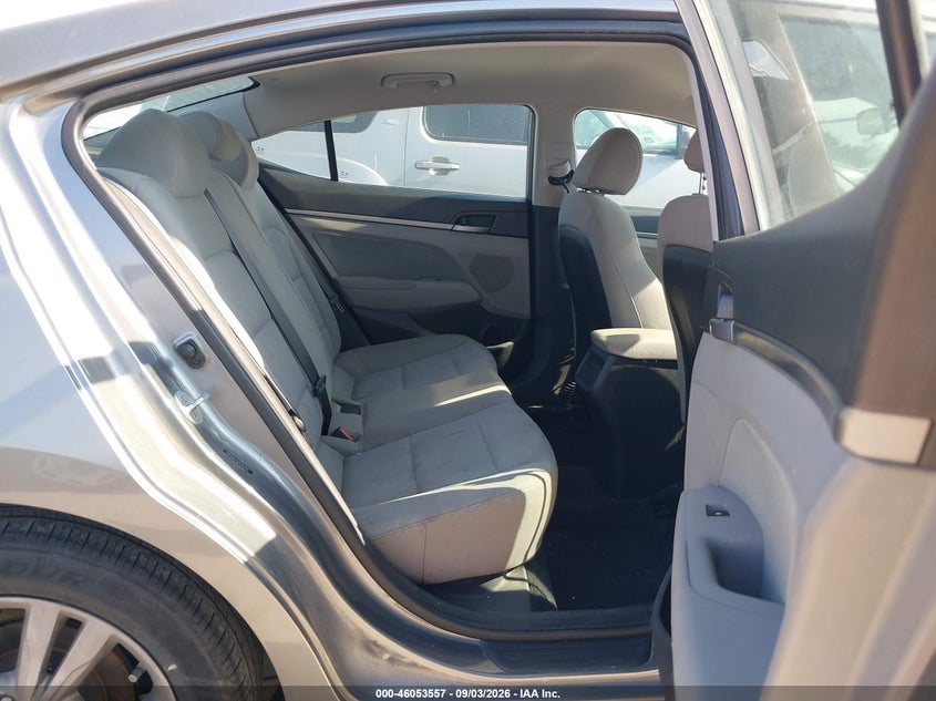 2018 HYUNDAI ELANTRA auction photo 8