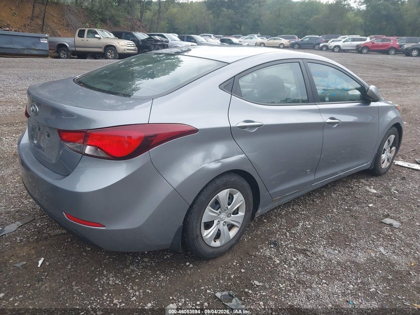 2016 HYUNDAI ELANTRA auction photo 4