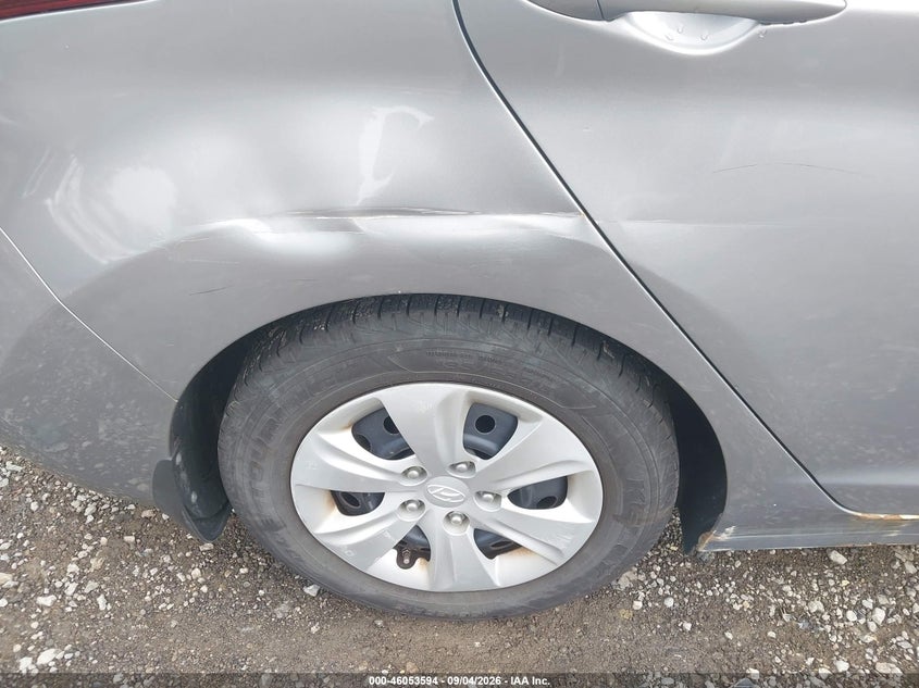 2016 HYUNDAI ELANTRA auction photo 6