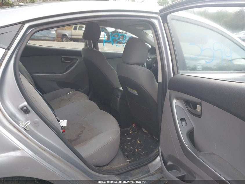 2016 HYUNDAI ELANTRA auction photo 8