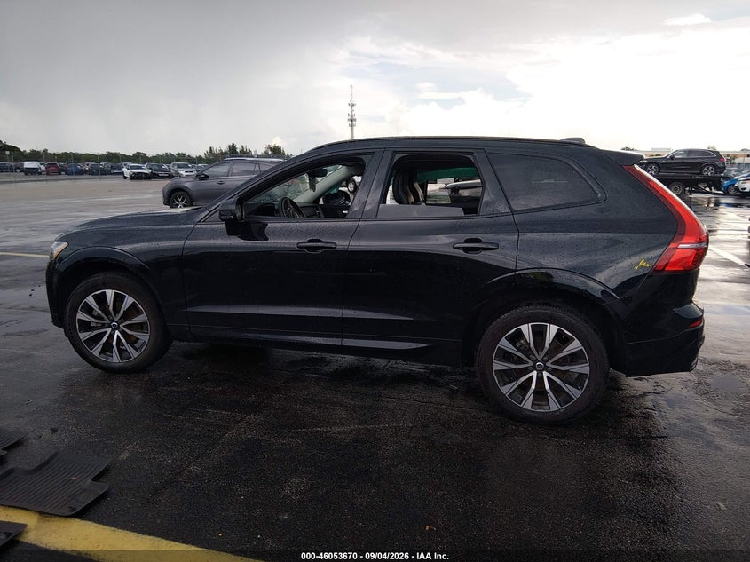 2024 VOLVO XC60 B5 CORE DARK THEME · Фото 15