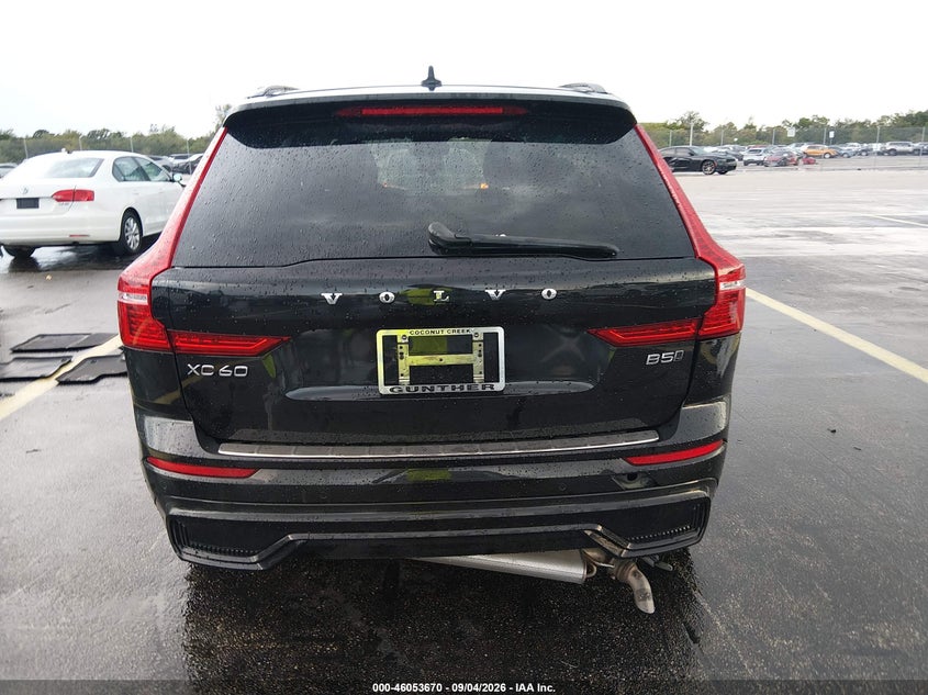 2024 VOLVO XC60 B5 CORE DARK THEME · Фото 17