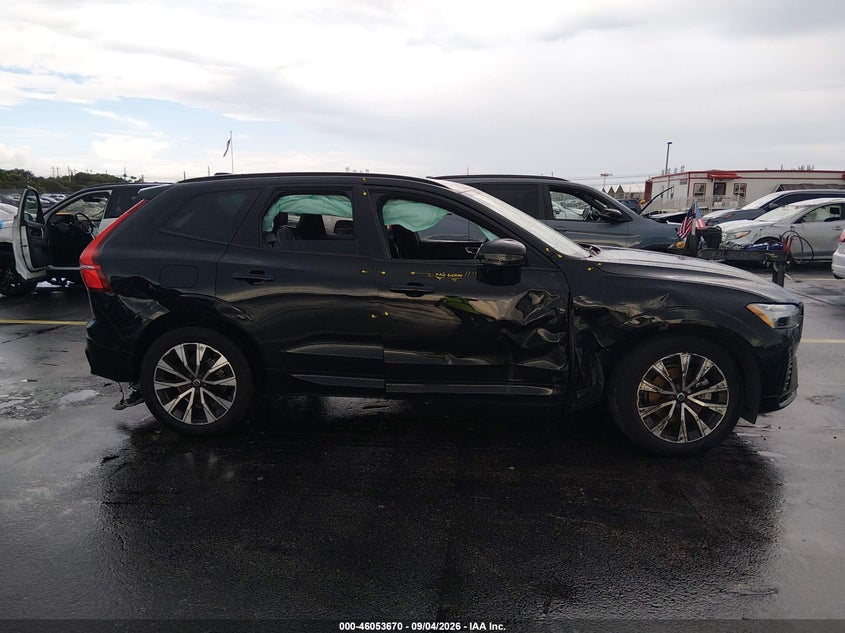 2024 VOLVO XC60 B5 CORE DARK THEME · Фото 6