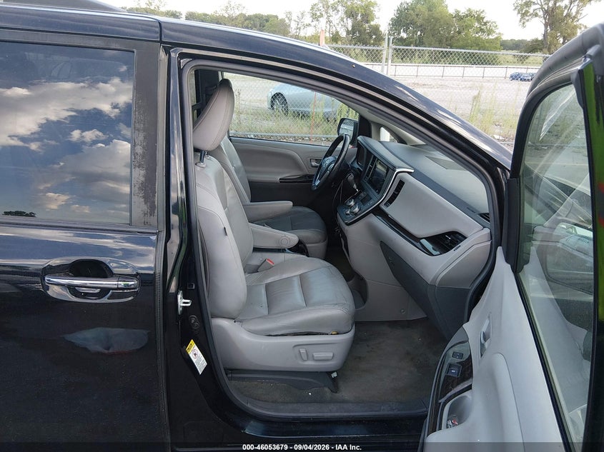 TOYOTA SIENNA - zdjęcie 5