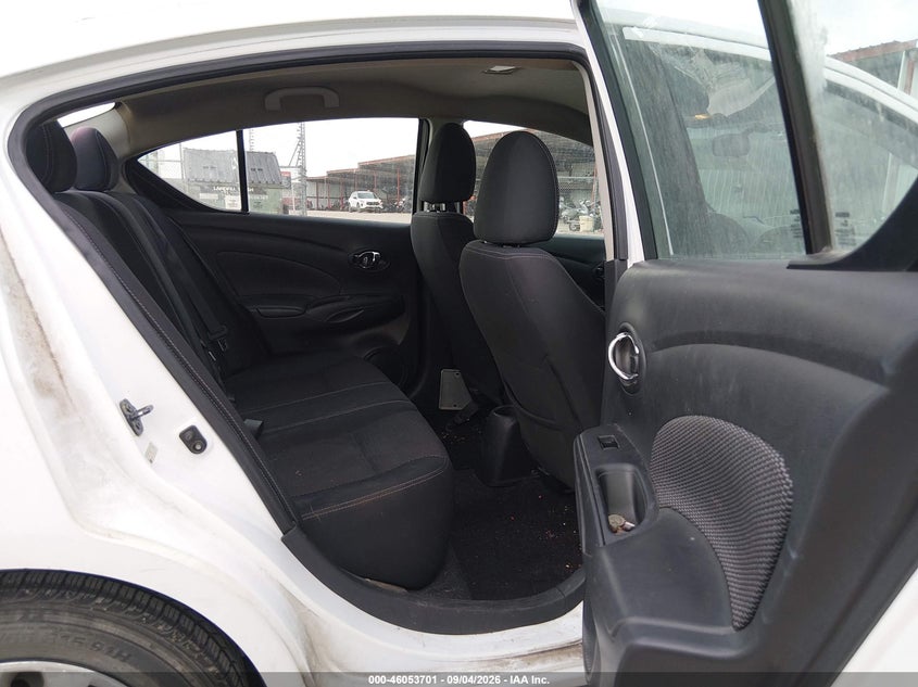 2017 NISSAN VERSA auction photo 8