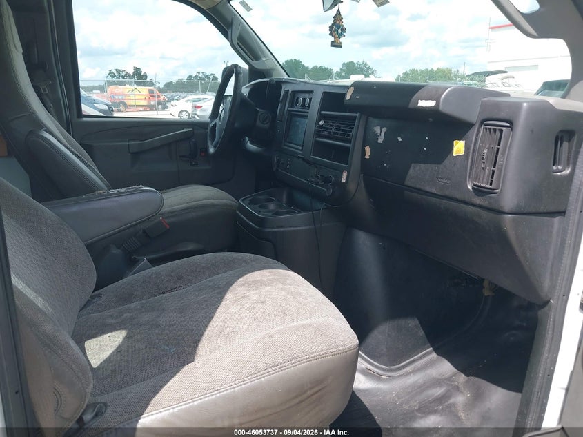 2017 GMC SAVANA 2500 auction photo 5