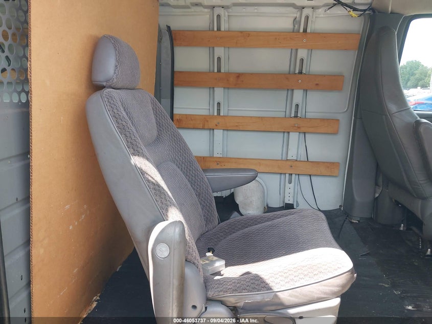 2017 GMC SAVANA 2500 auction photo 8
