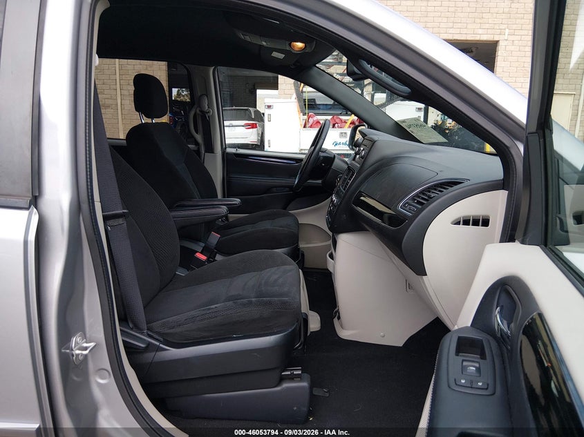 2016 DODGE GRAND CARAVAN auction photo 5