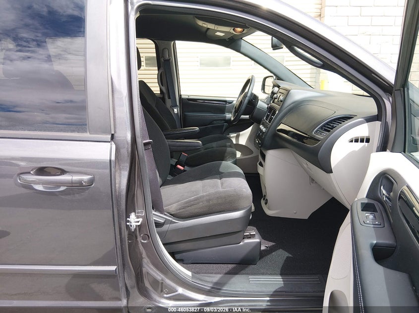 2016 DODGE GRAND CARAVAN auction photo 5