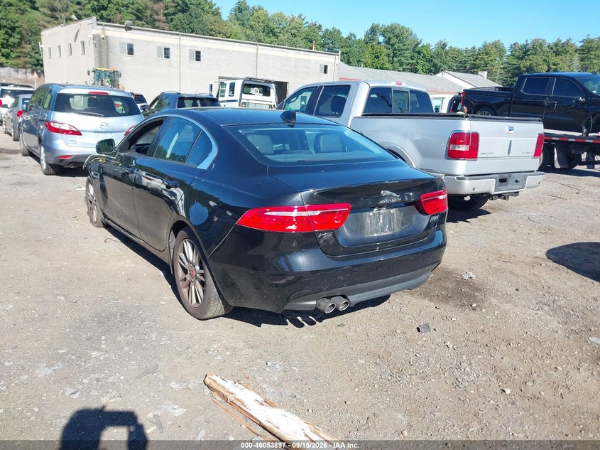 Vin: sajaj4bn3hcp14735, lot: 46553418, jaguar xe 20d premium 20173