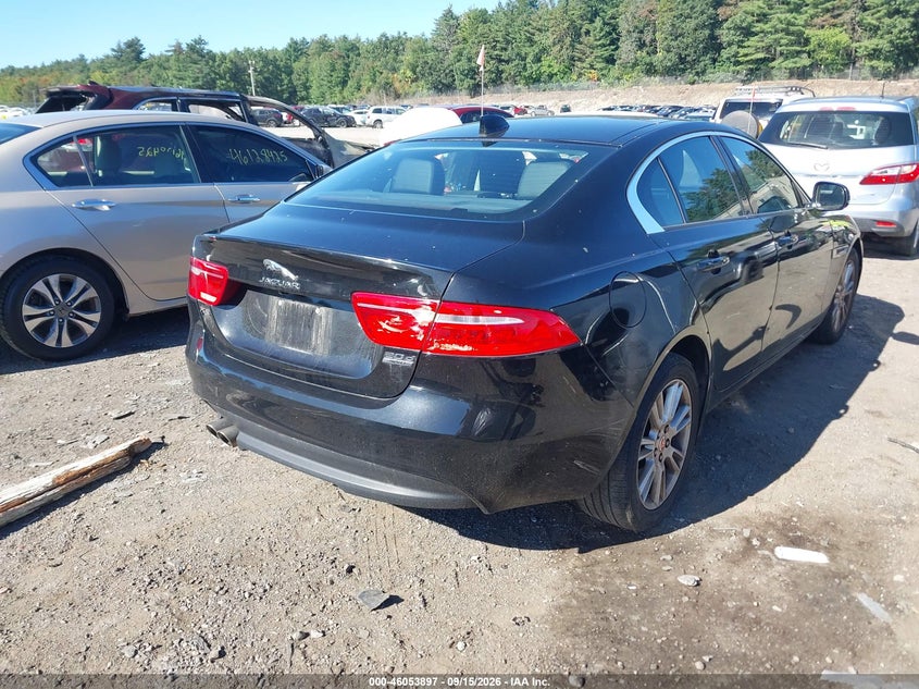 Vin: sajaj4bn3hcp14735, lot: 46553418, jaguar xe 20d premium 20174
