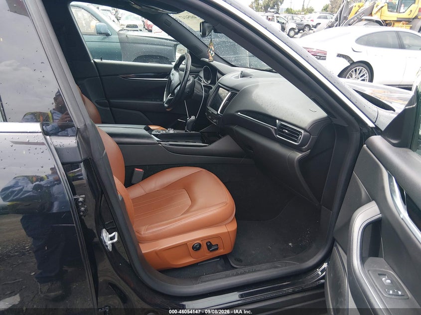 MASERATI LEVANTE 2017 VIN ZN661XUA4HX233433