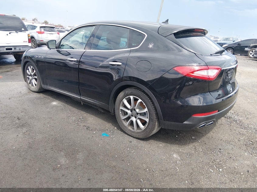2017 MASERATI LEVANTE auction photo 3