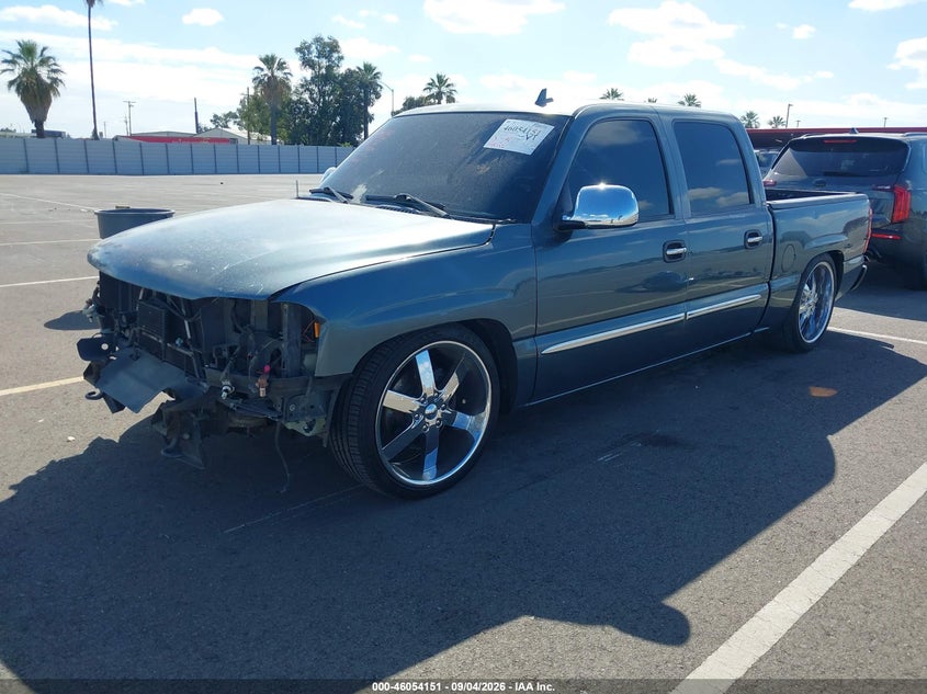2006 GMC Sierra, Front End, IAAI, VIN 2GTEC13T561250064 — photo 2