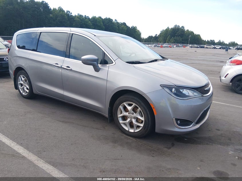 2018 CHRYSLER PACIFICA auction photo 1