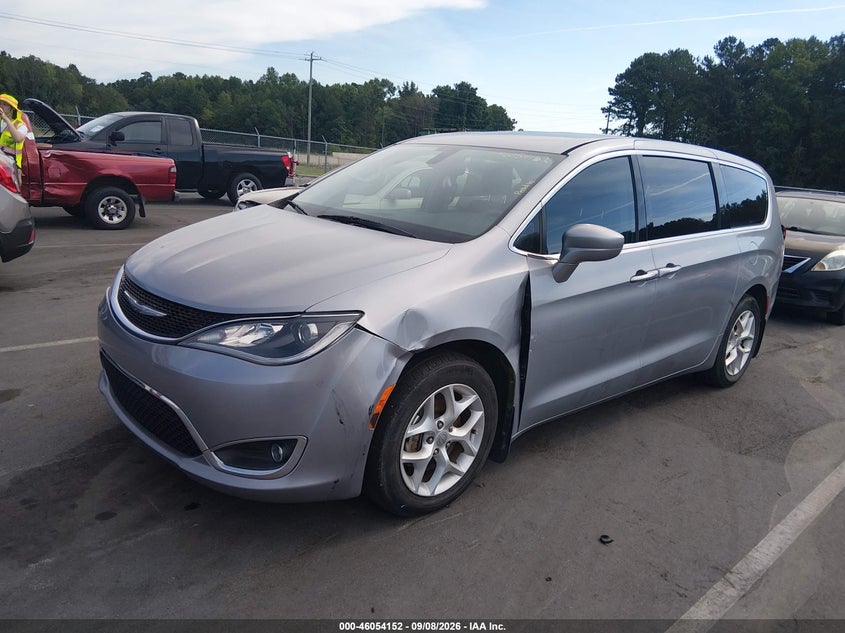 2018 CHRYSLER PACIFICA auction photo 2