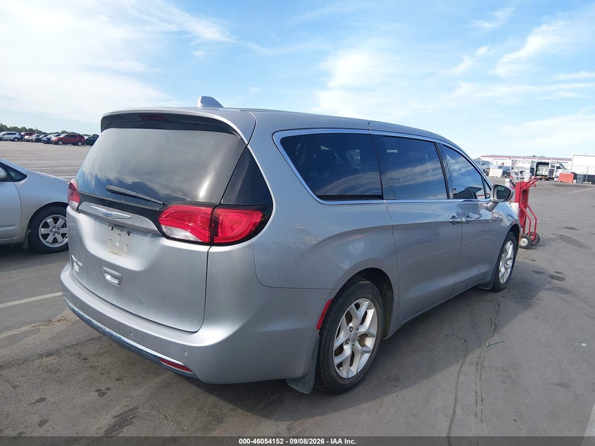 2018 CHRYSLER PACIFICA auction photo 4
