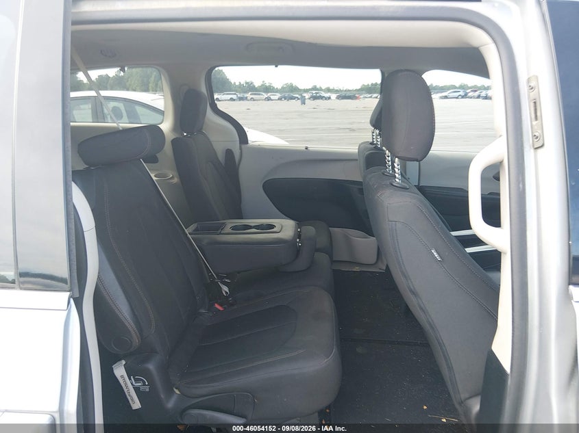 2018 CHRYSLER PACIFICA auction photo 8