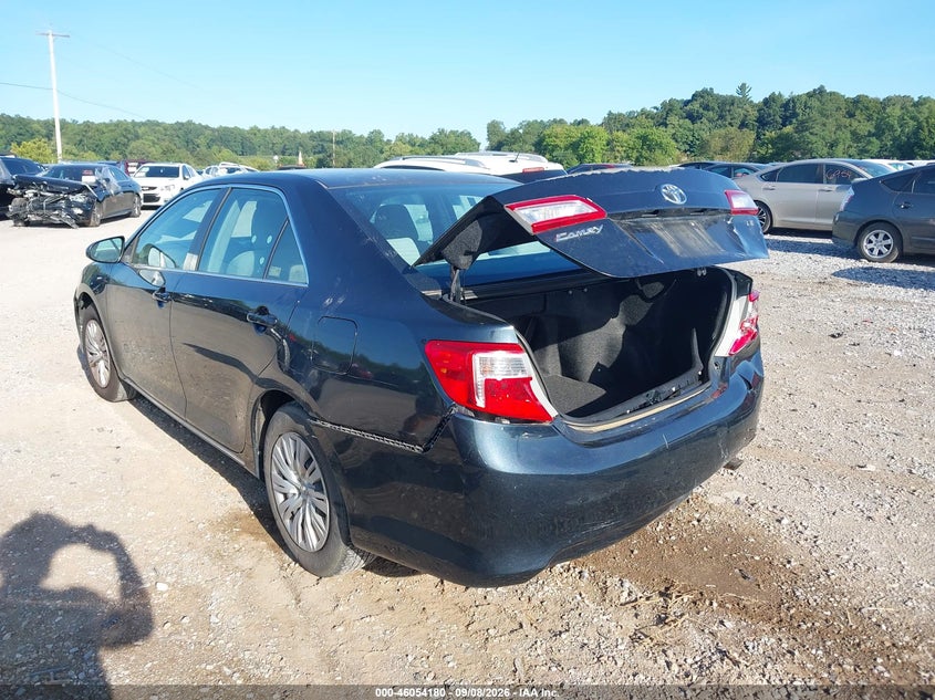 Vin: 4t1bf1fk0cu111209, lot: 46553701, toyota camry le 20123