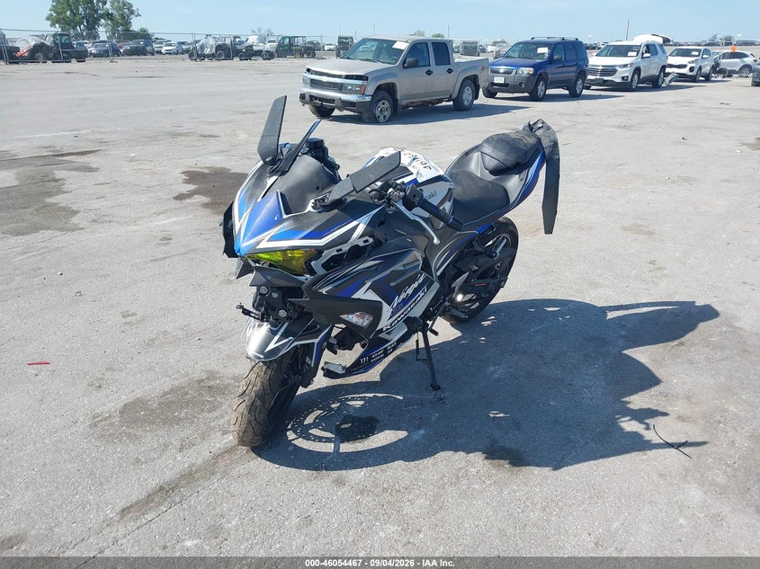 KAWASAKI EX500 2025