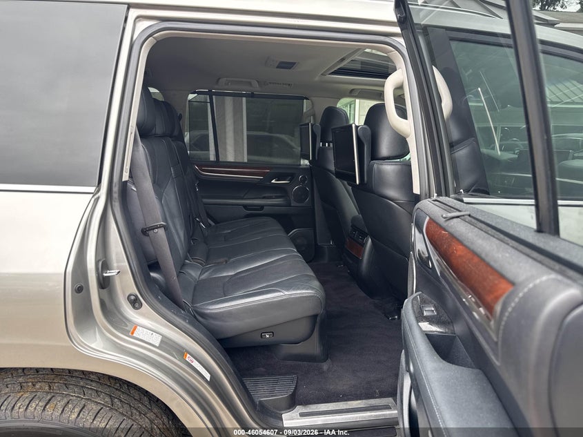 2016 LEXUS LX 570 auction photo 8
