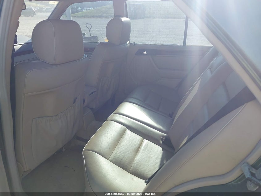 1994 MERCEDES-BENZ E auction photo 8
