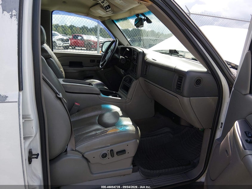 CHEVROLET TAHOE 2004 VIN 1GNEC13Z54J118775