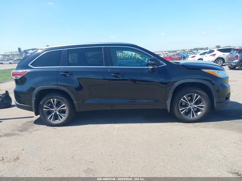 TOYOTA HIGHLANDER - zdjęcie 13