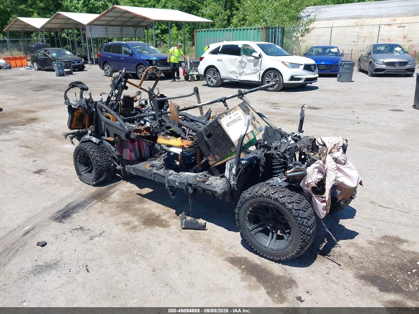 2023 BINTELLI BEYOND GOLF CART auction photo 1