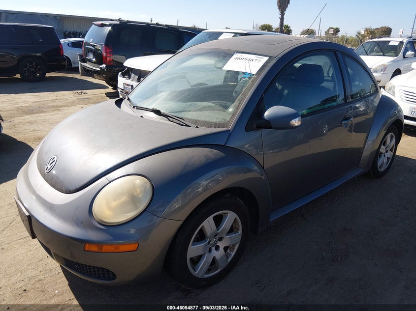 2007 VOLKSWAGEN NEW BEETLE auction photo 2