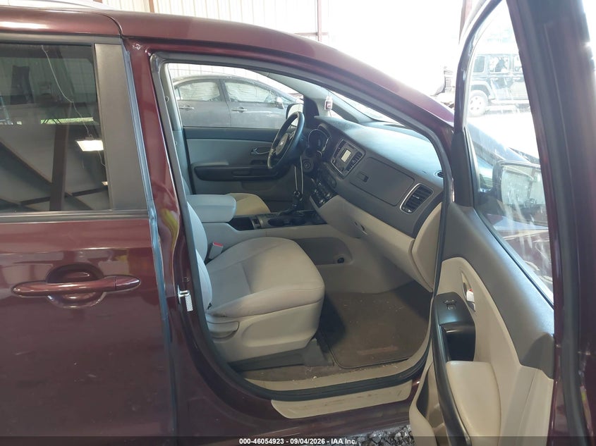 2016 KIA SEDONA auction photo 5