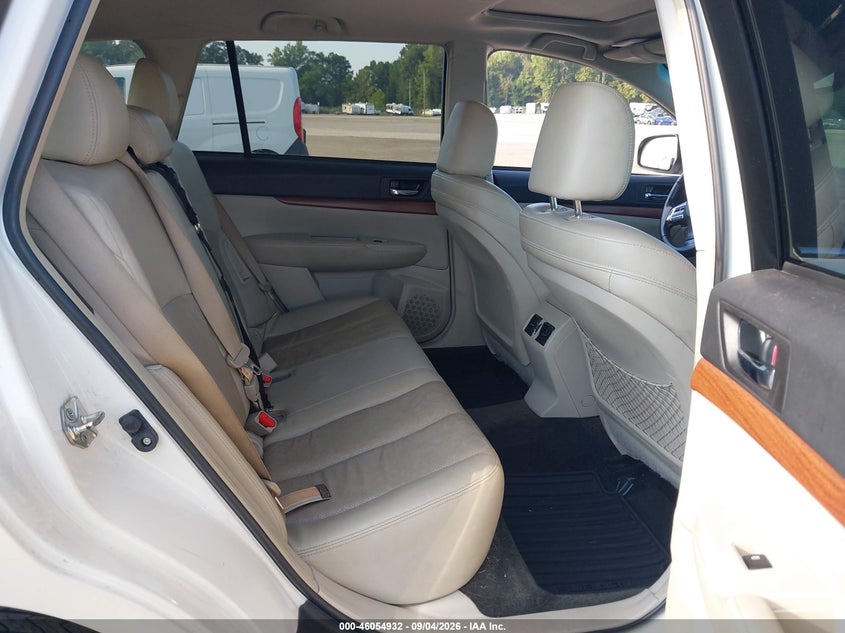 2013 SUBARU OUTBACK auction photo 8