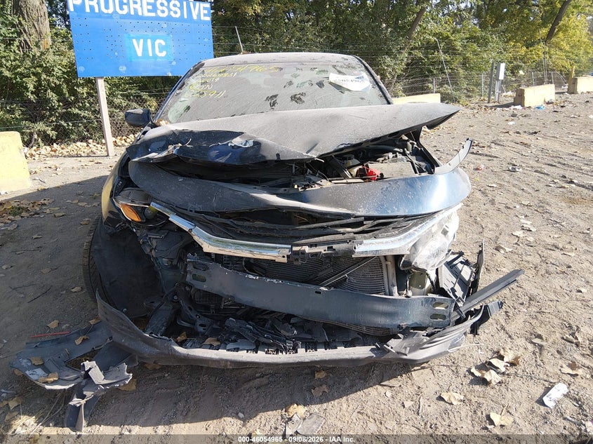 CHEVROLET MALIBU 2019 VIN 1G1ZD5ST1KF225911